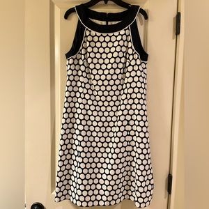 Ann Taylor Petite size 6 shift dress cream polka dots with navy background